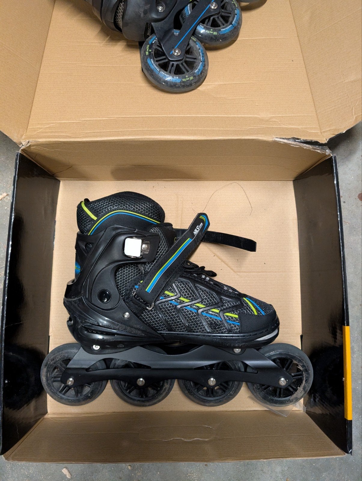 skeelers verstelbaar, Sports & Fitness, Patins à roulettes alignées, Autres marques, Rollers 4 roues en ligne, Réglable, Comme neuf