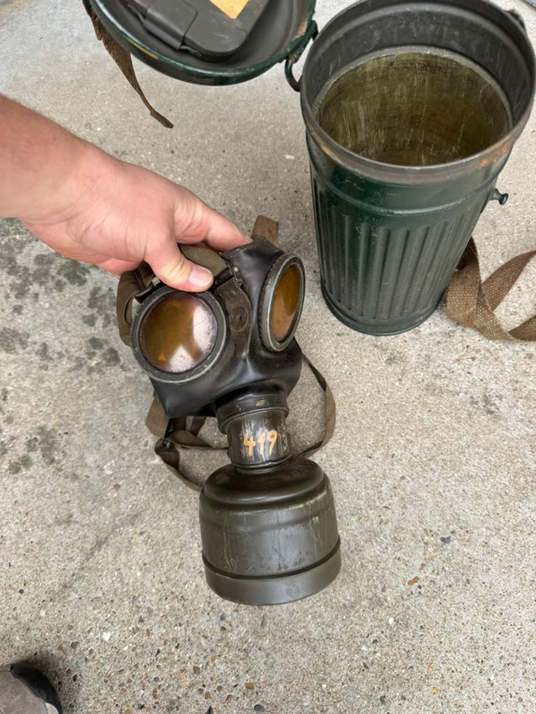 Wo2 Duits gasmasker met naam compleet, Verzamelen, Militaria | Tweede Wereldoorlog, Ophalen of Verzenden