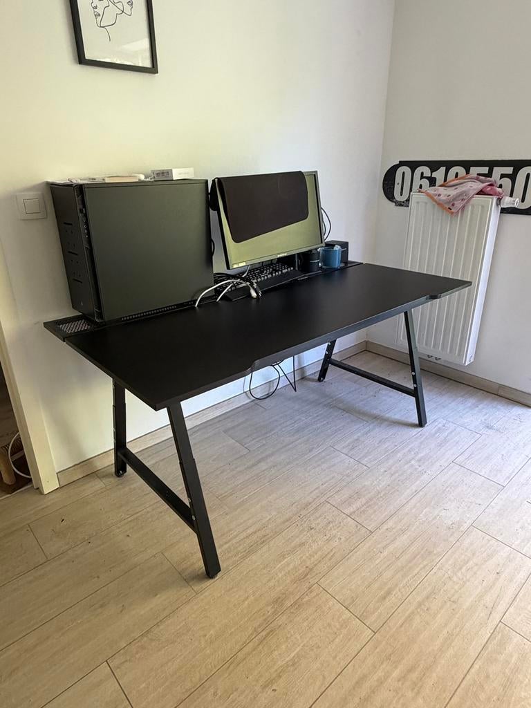 Bureau gaming noir, Enlèvement, Comme neuf, Noir, Bureau gaming