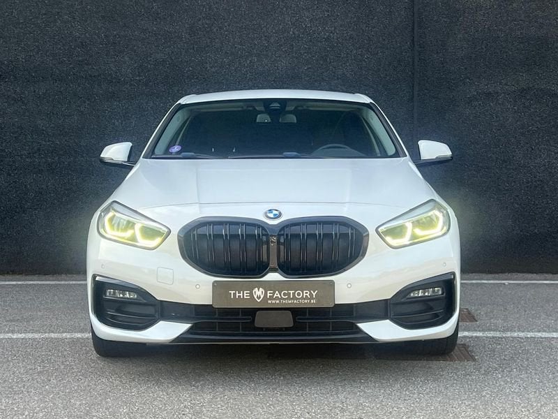 BMW Série 1, Gebruikt, Wit, https://public.car-pass.be/vhr/0e8ef258-26df-4cda-ba43-08c4b0a391bb, Bedrijf