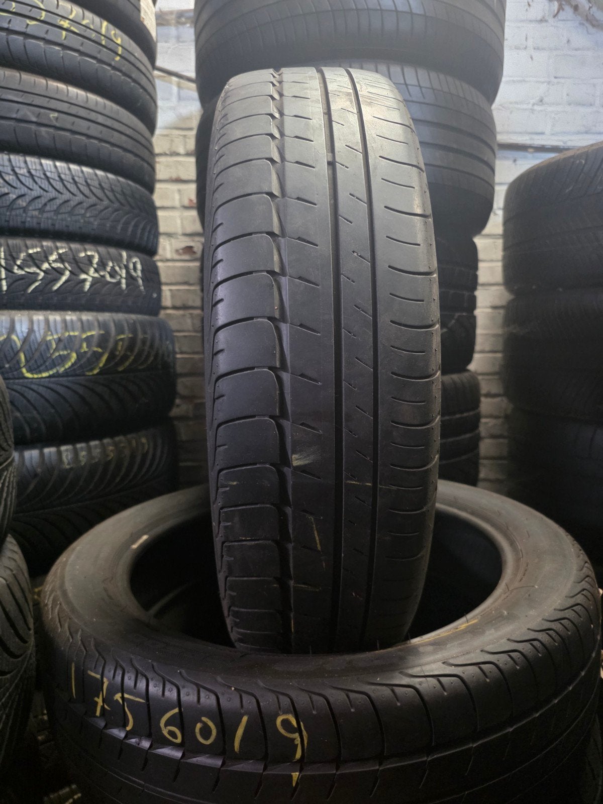 175 60 19 Bridgestone avec montage et équilibrage, Enlèvement