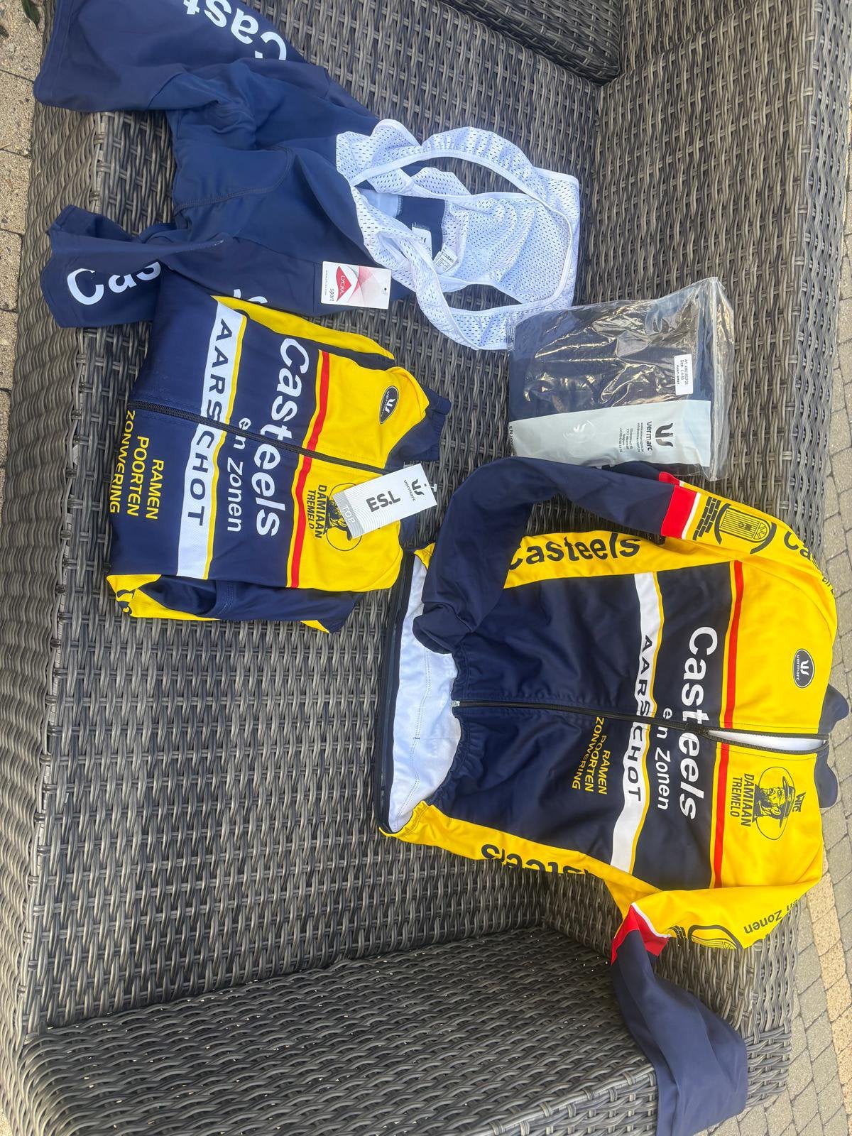 Fietskledij vermarc, Ophalen