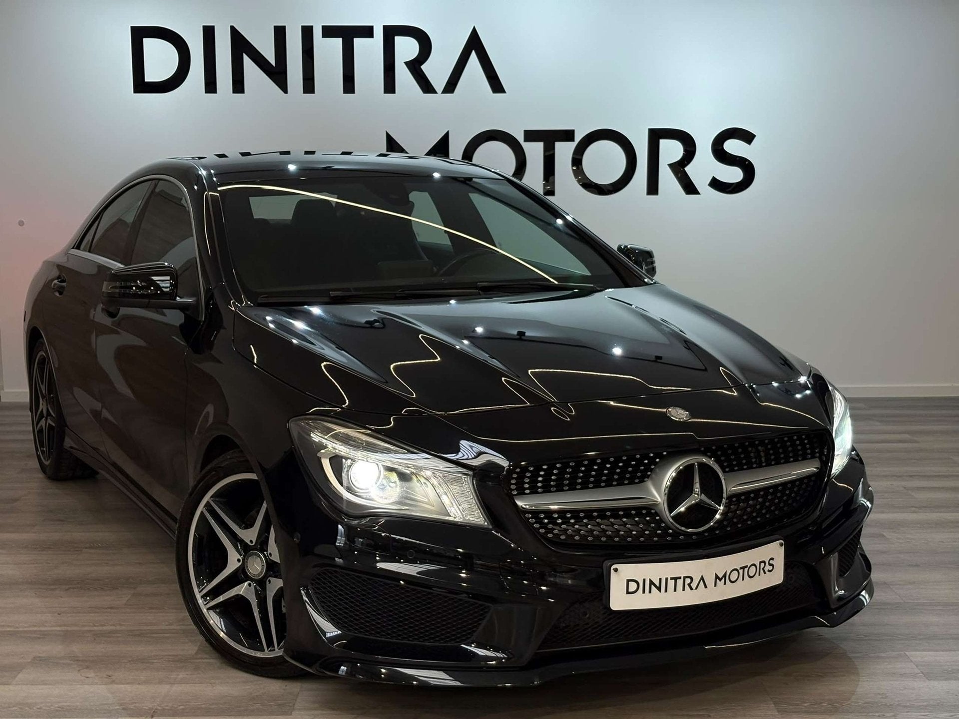 Mercedes-Benz CLA 200 AMG - Navi/Cruise/LED/Camera, Autos, Mercedes-Benz, CLA, Achat, Entretenue par le concessionnaire, Noir