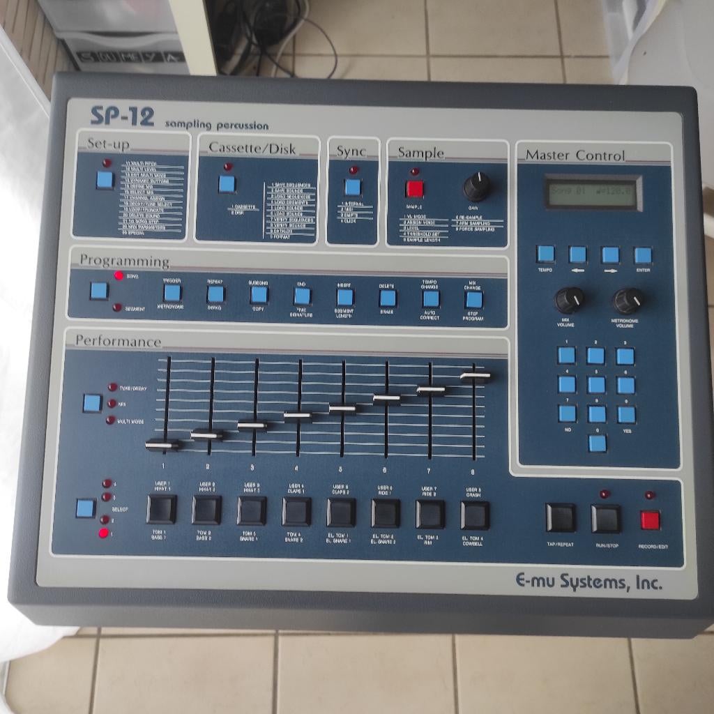 E-mu SP12 Turbo, Musique & Instruments, Échantillonneurs, Enlèvement ou Envoi, Comme neuf