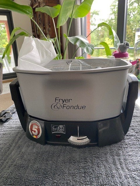 FRIETKETEL  & fondue, Elektronische apparatuur, 1 tot 2 liter, Ophalen, Nieuw, Uitneembare binnenpan