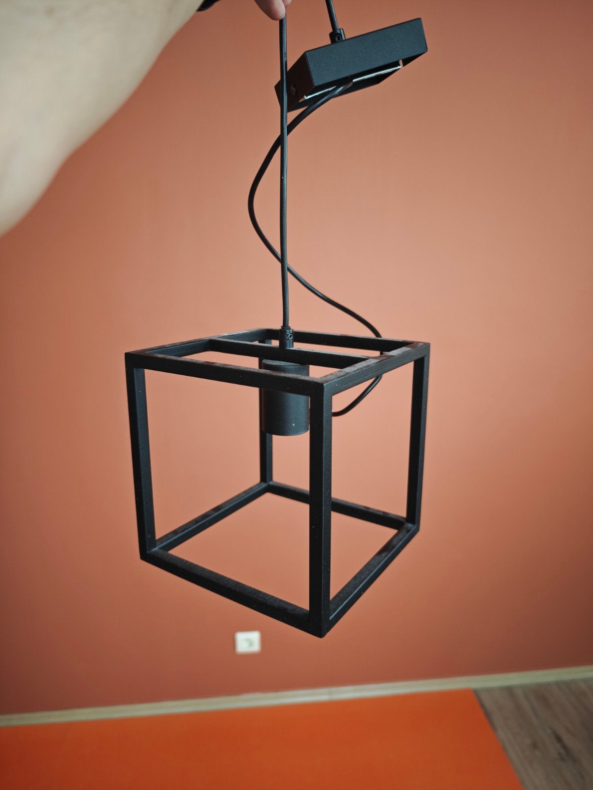 Metalen hanglamp, Ophalen