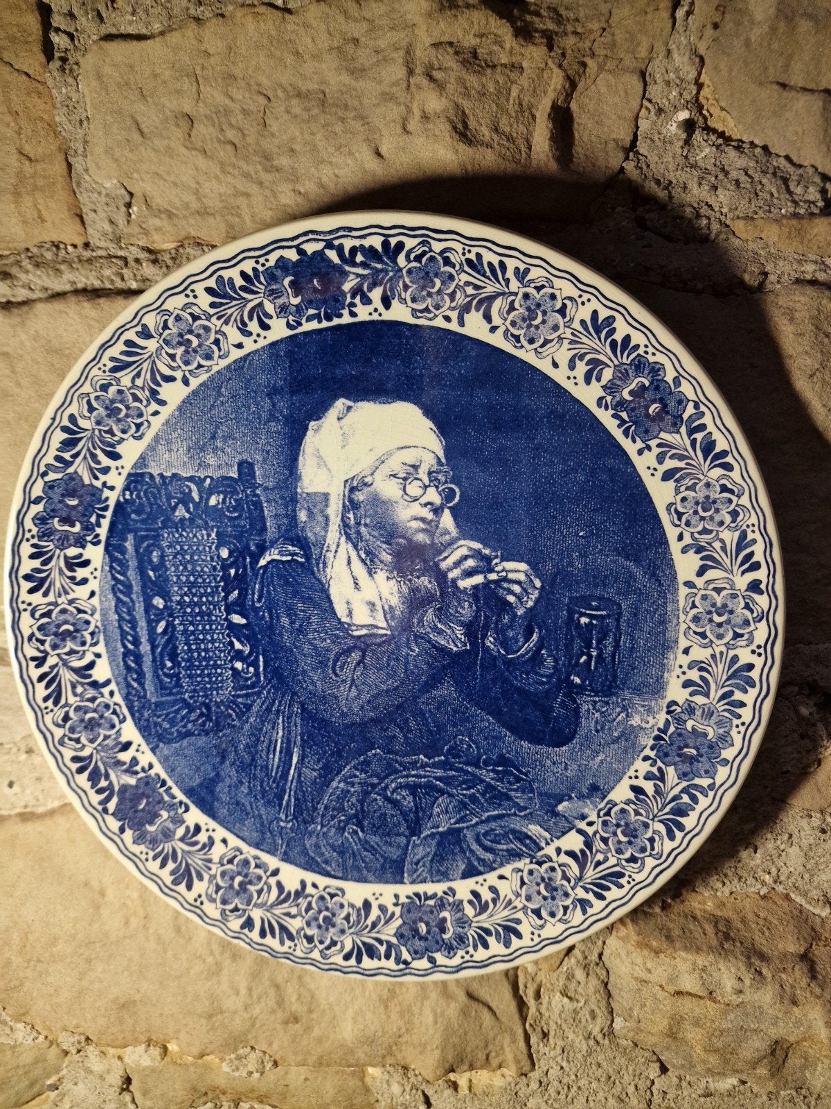 Assiette Delft, Enlèvement