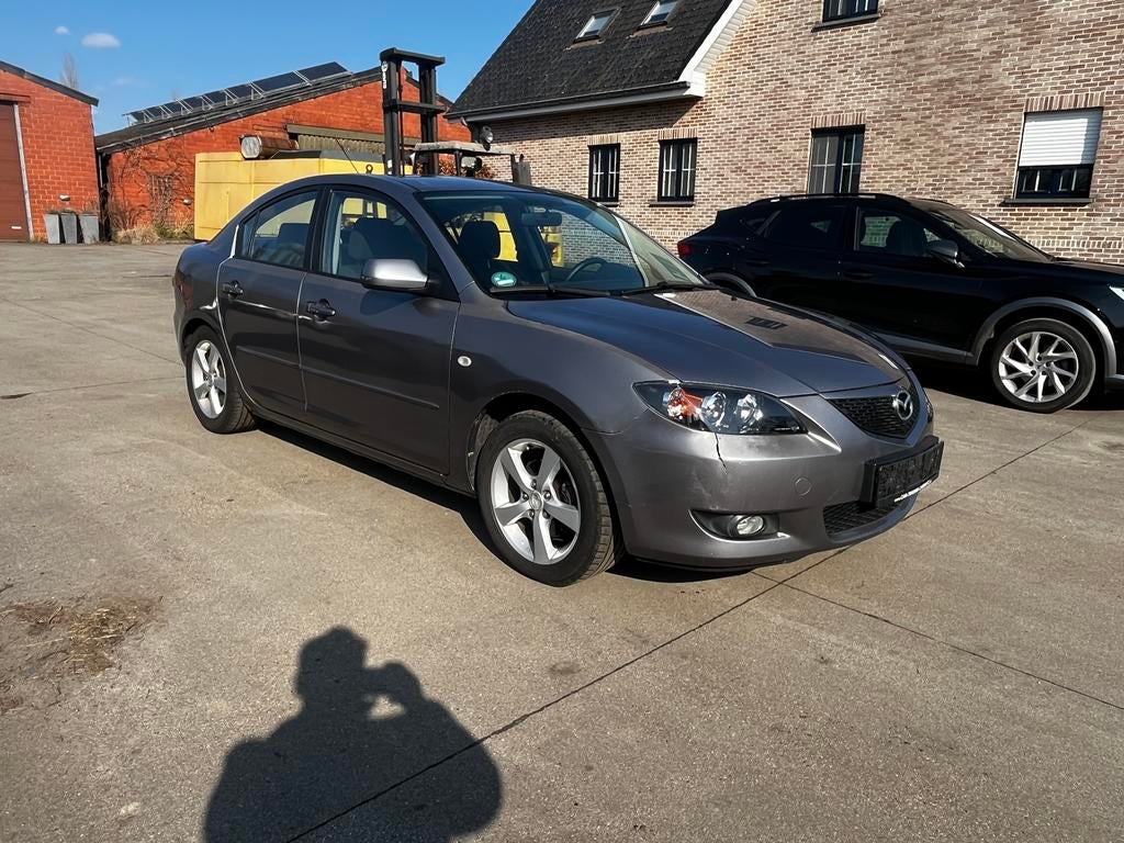 MAZDA 3 SEDAN 1.6 BENZINE VAN 2006 MET 90DKM AUTOMAT, 4 deurs, Zwart, Parkeersensor, Bedrijf