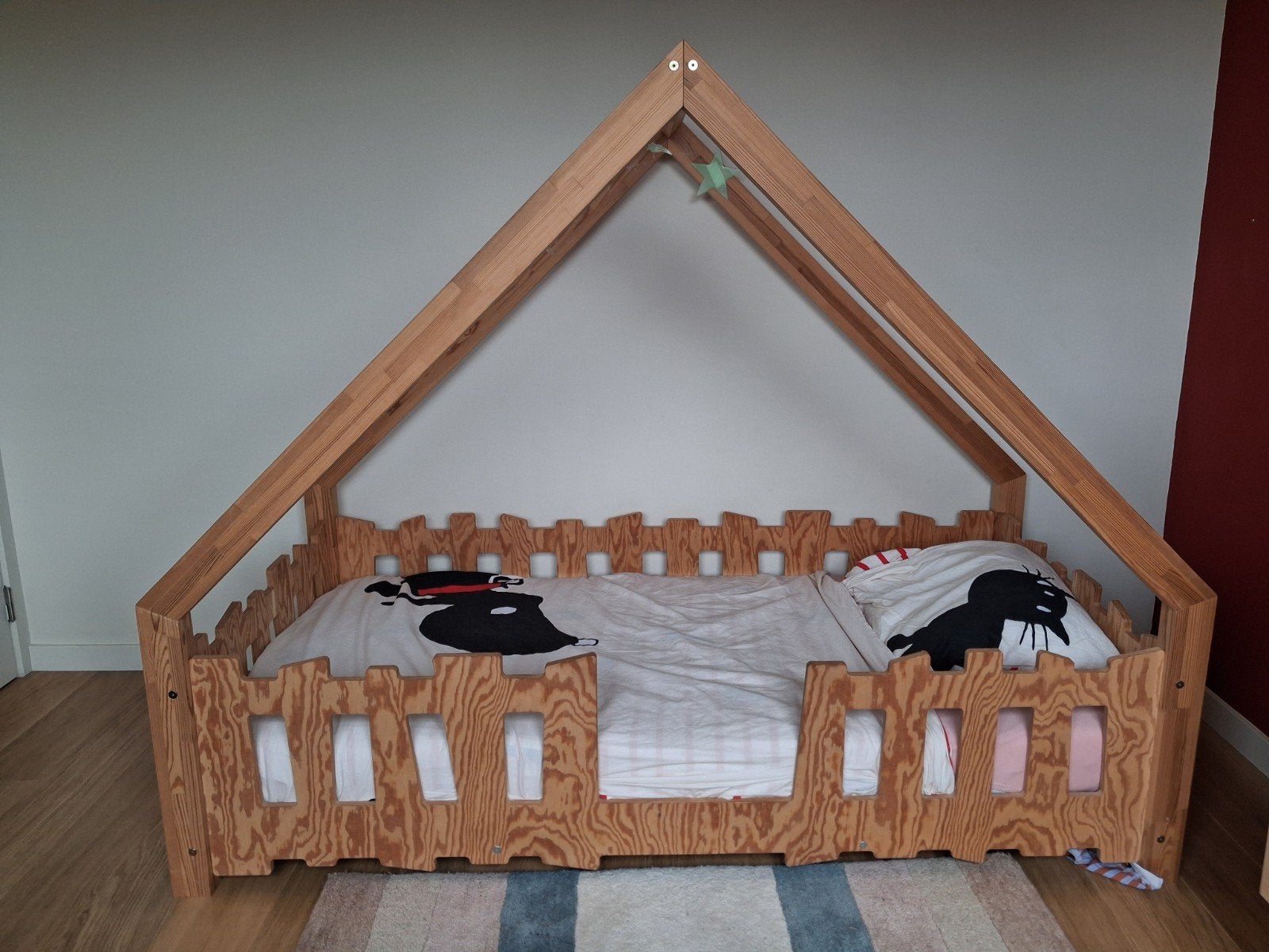 Houten bedhuisje peuterformaat, Ophalen, Matras