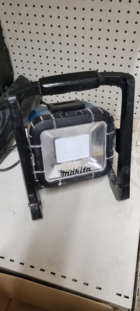 Lampe makita, Enlèvement, Utilisé