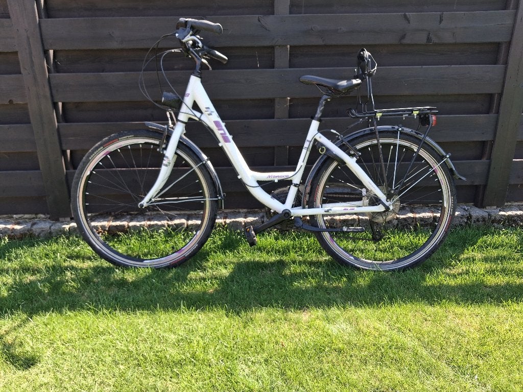 BNB fiets 26" in zeer goede staat, Fietsen en Brommers, Fietsen | Meisjes, Versnellingen, Zo goed als nieuw, BNB Bike, Ophalen