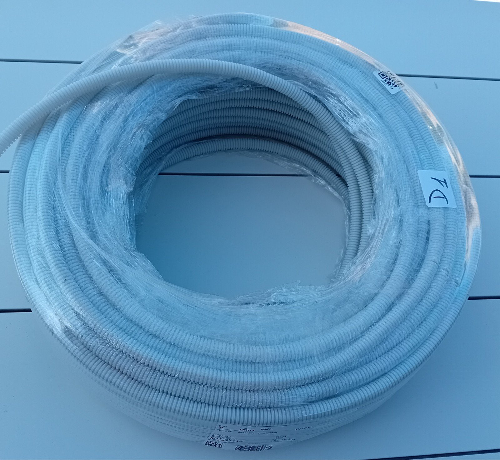Lege flexibele buis wit met trekdraad, Doe-het-zelf en Bouw, Ophalen