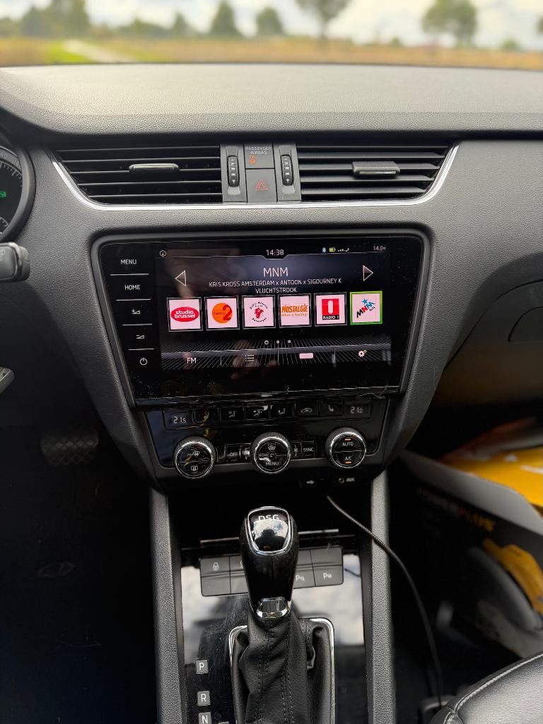 Te koop: Škoda Octavia Combi 1.6 TDI Style – Automaat – 2017, Autos, Skoda, Cuir, Achat, Phares entièrement LED, Euro 6