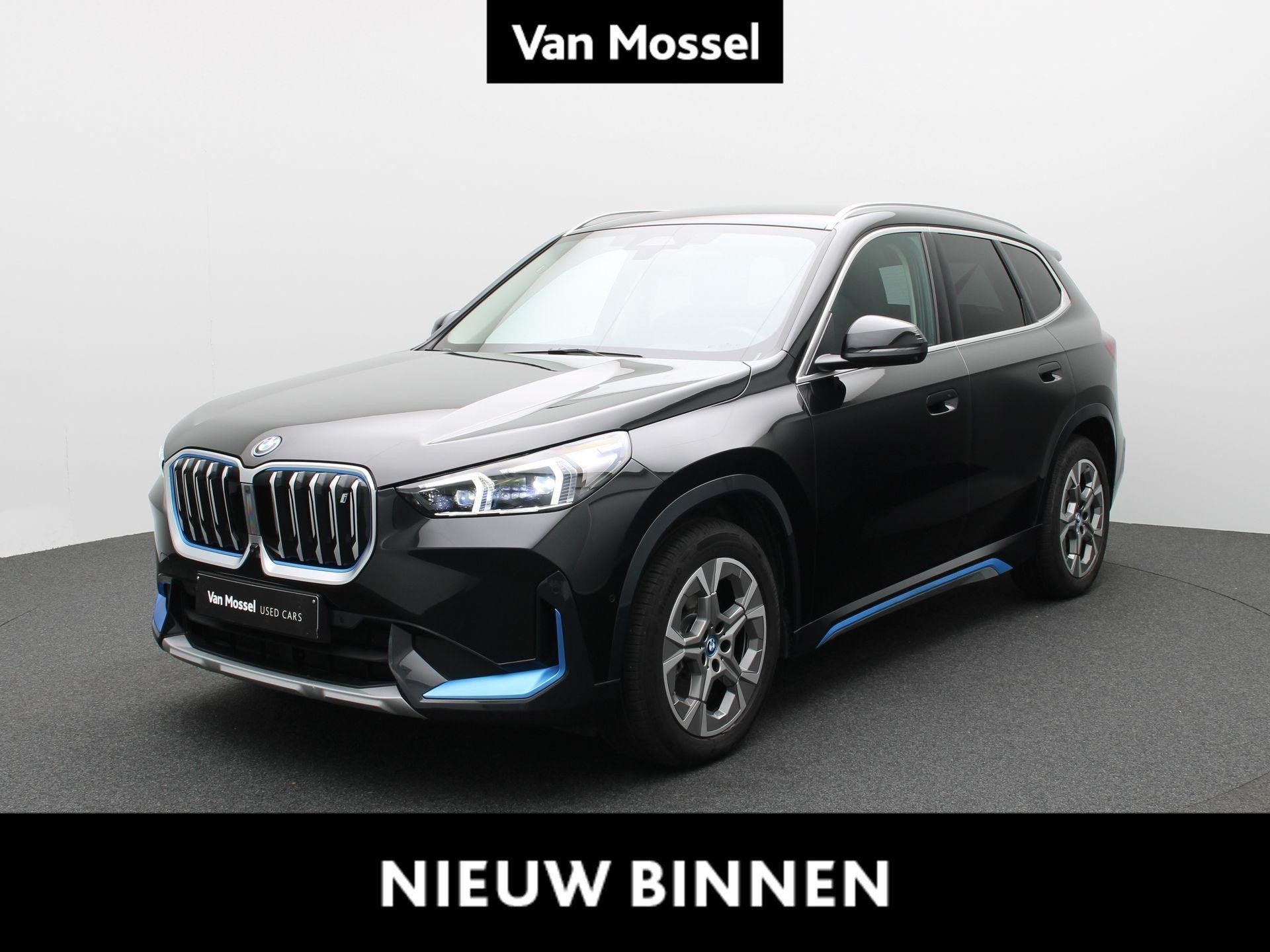 BMW iX1 xDrive30 (automatique), Autos, Entreprise, Carnet d'entretien, Noir, 5 portes
