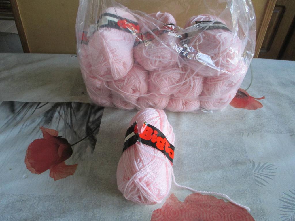 wol roze (14x), Hobby en Vrije tijd, Ophalen of Verzenden, Nieuw, Breien of Haken, Wol of Garen