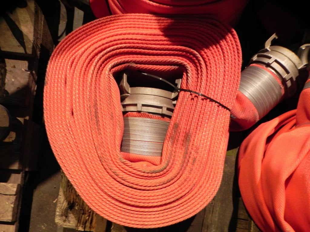 Brandslang Rood Plat oprolbaar 102mm 20m, Tuin en Terras, Tuinslangen, Nieuw, Overige typen, Ophalen