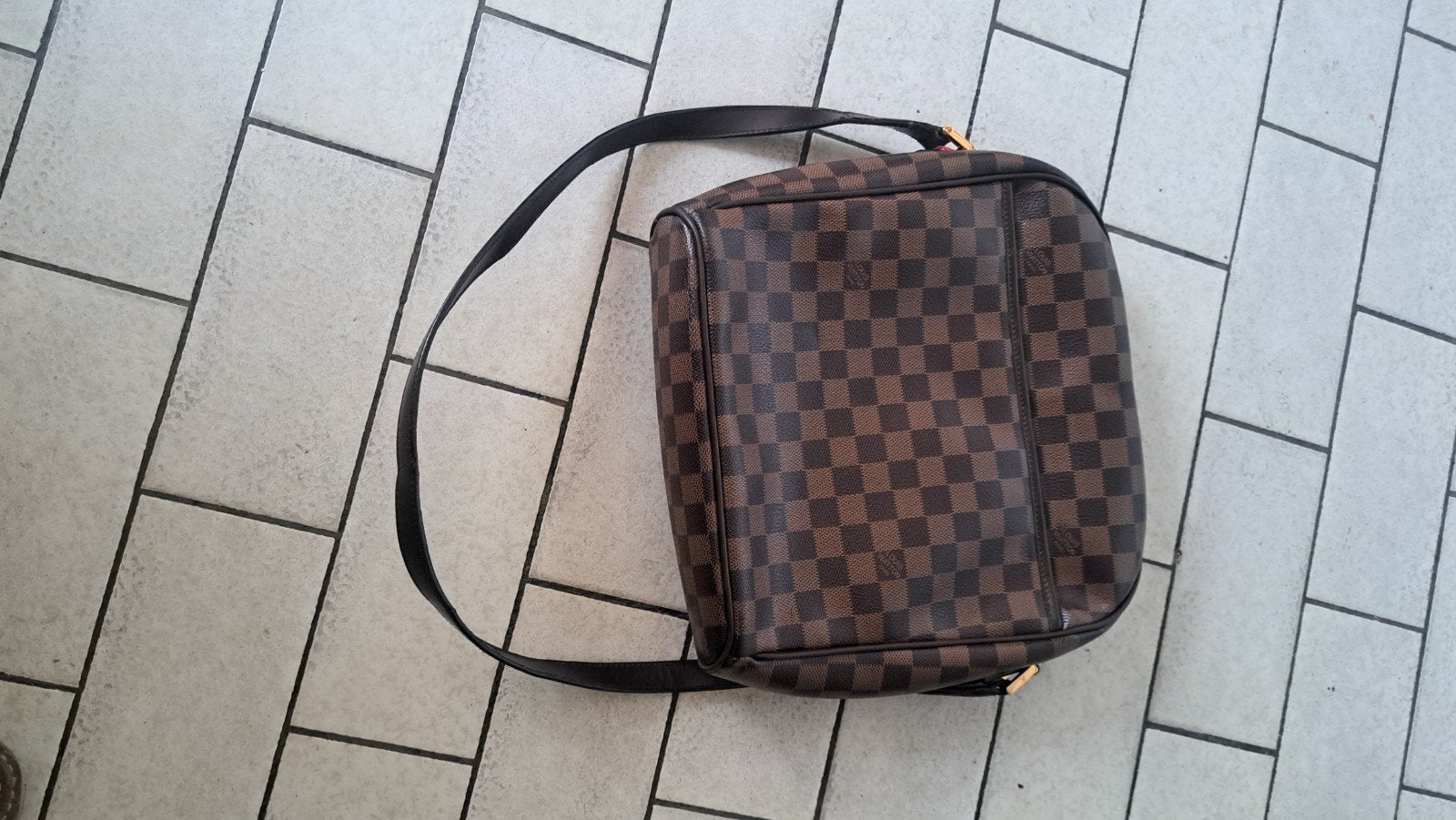 louis vuitton repro tas, Handtassen en Accessoires, Tassen | Schoudertassen, Ophalen of Verzenden
