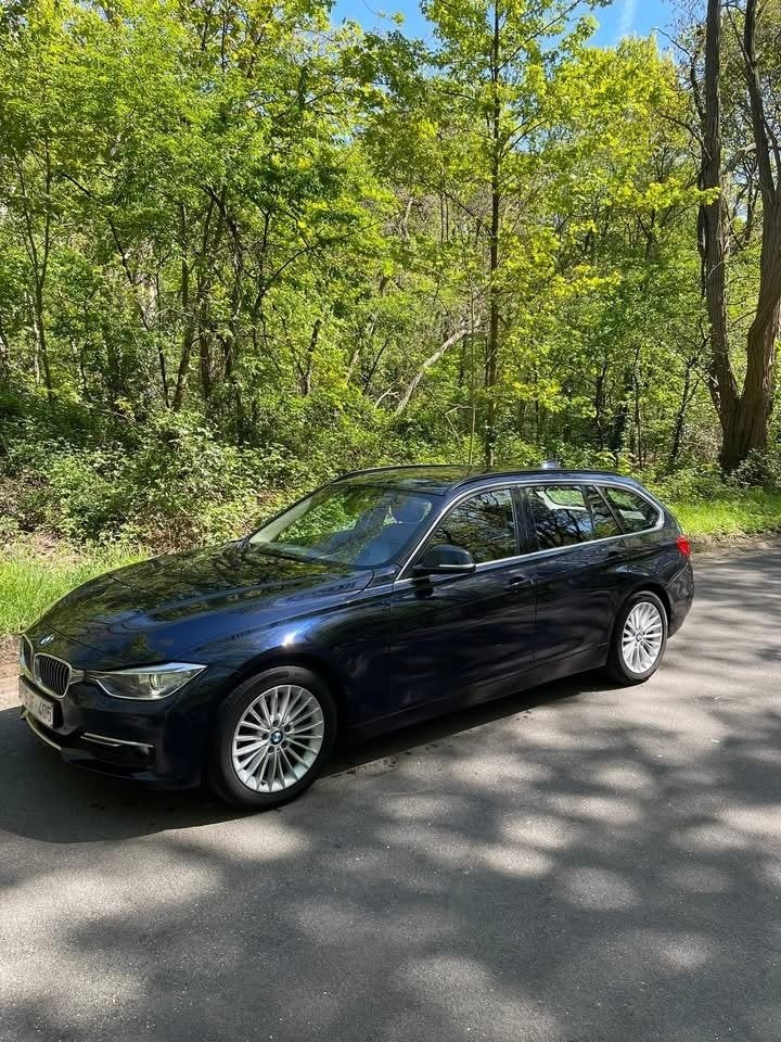 BMW  320 D, Automaat, Achterwielaandrijving, Blauw, Leder