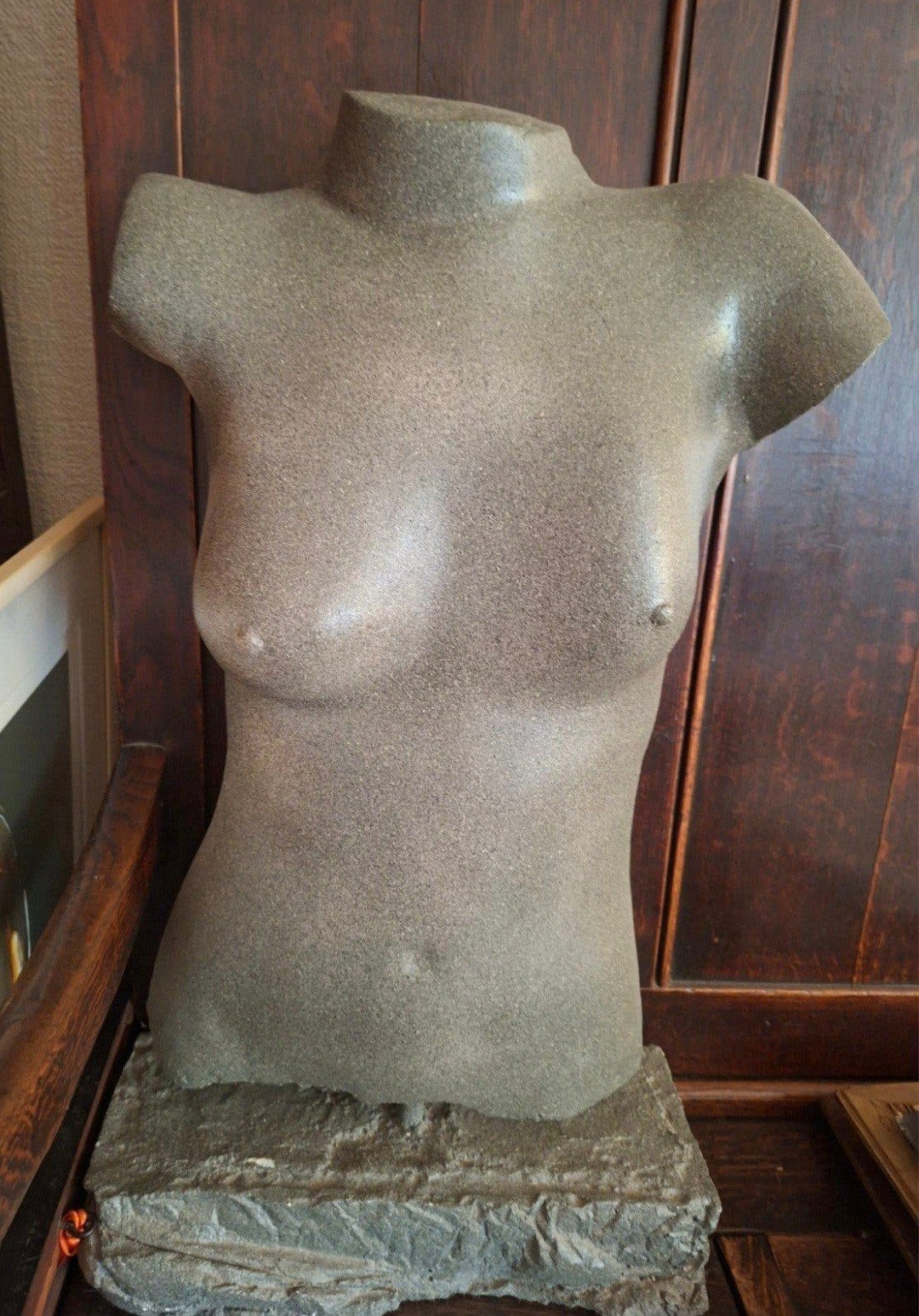 Torso op voet, Ophalen, Grijs