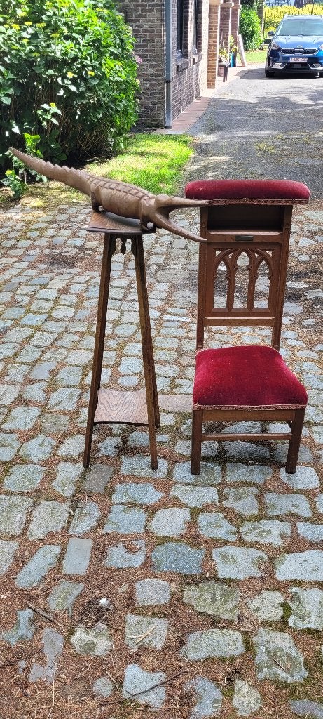mooie kerkstoel, grote houten krokodil en bloemstaander, Ophalen of Verzenden