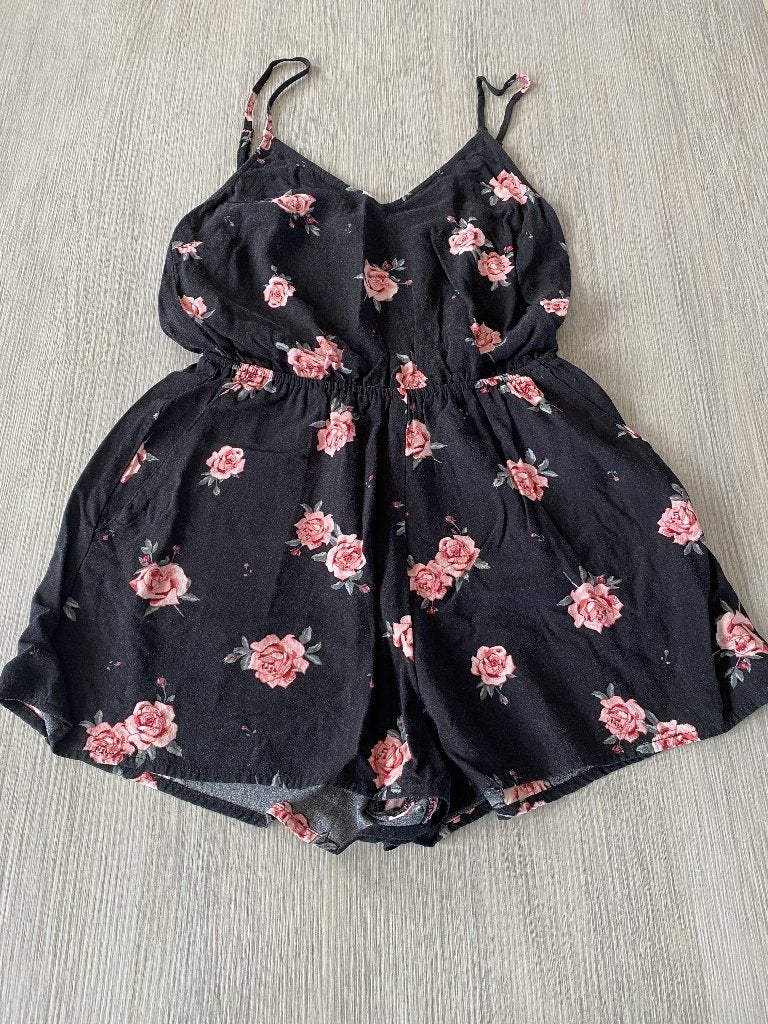 Jumpsuit zwart met roosjes - maat 36, H&M, Zwart, Ophalen of Verzenden, Zo goed als nieuw