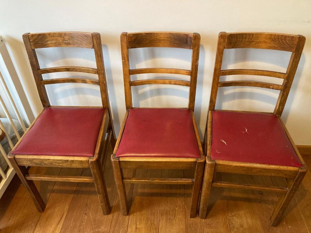 3 vintage houten stoelen (2 + 1 gratis), Huis en Inrichting, Stoelen, Ophalen, Gebruikt, Drie, Rood