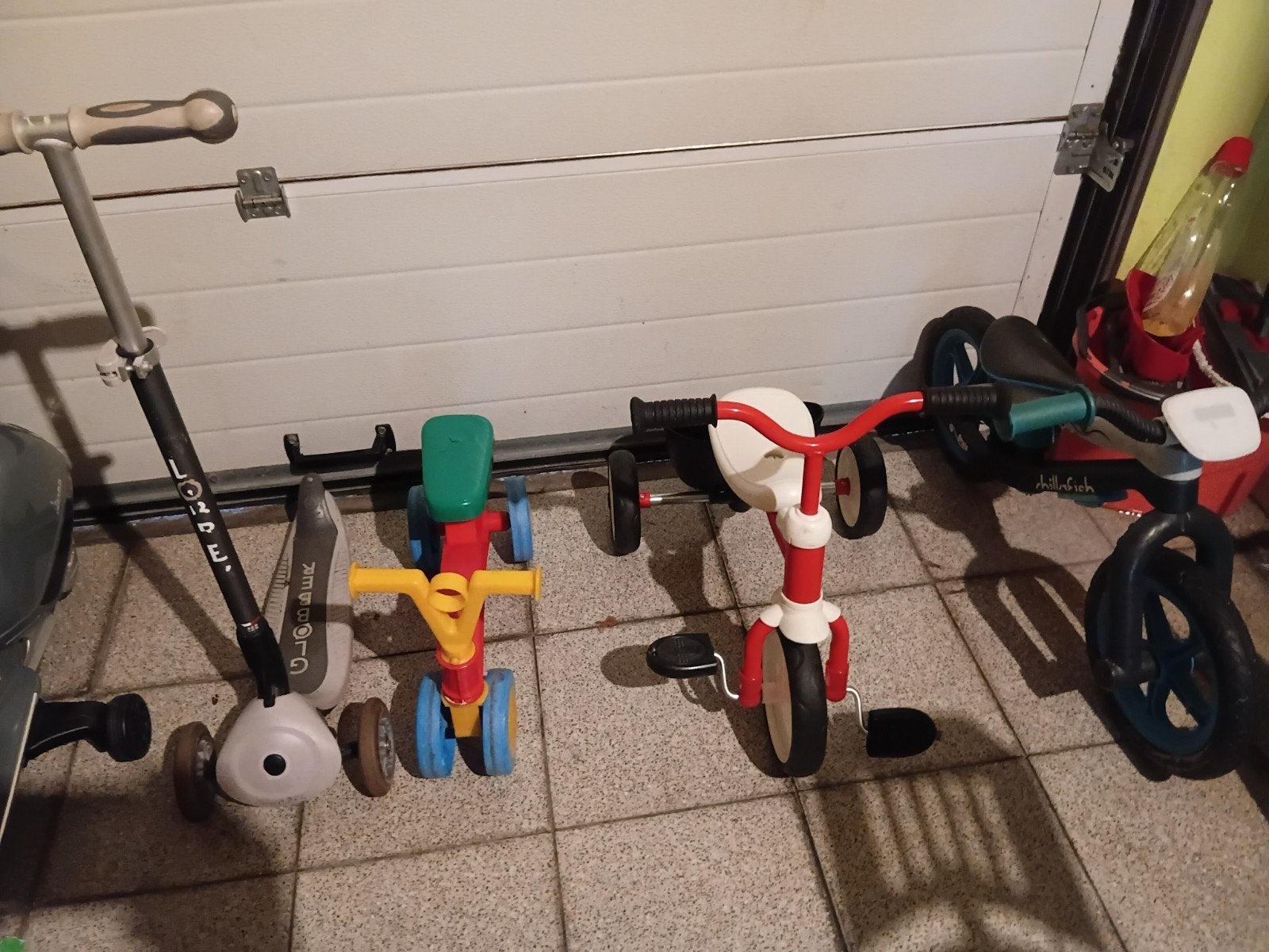 verschillende fietsen en elektrische scooter, Enlèvement ou Envoi