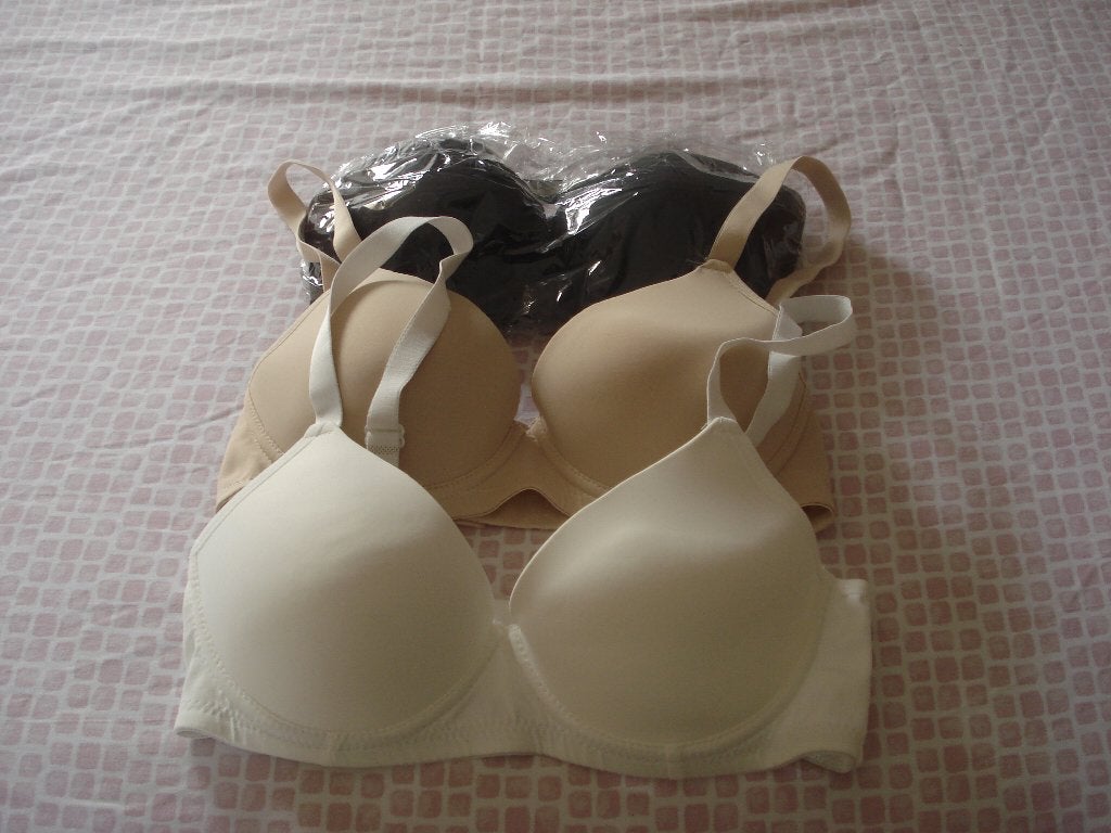 Set: 3 nieuwe beha's, dames/meisjes. mt 70C, Kleding | Dames, Ondergoed en Lingerie, Ophalen of Verzenden, BH