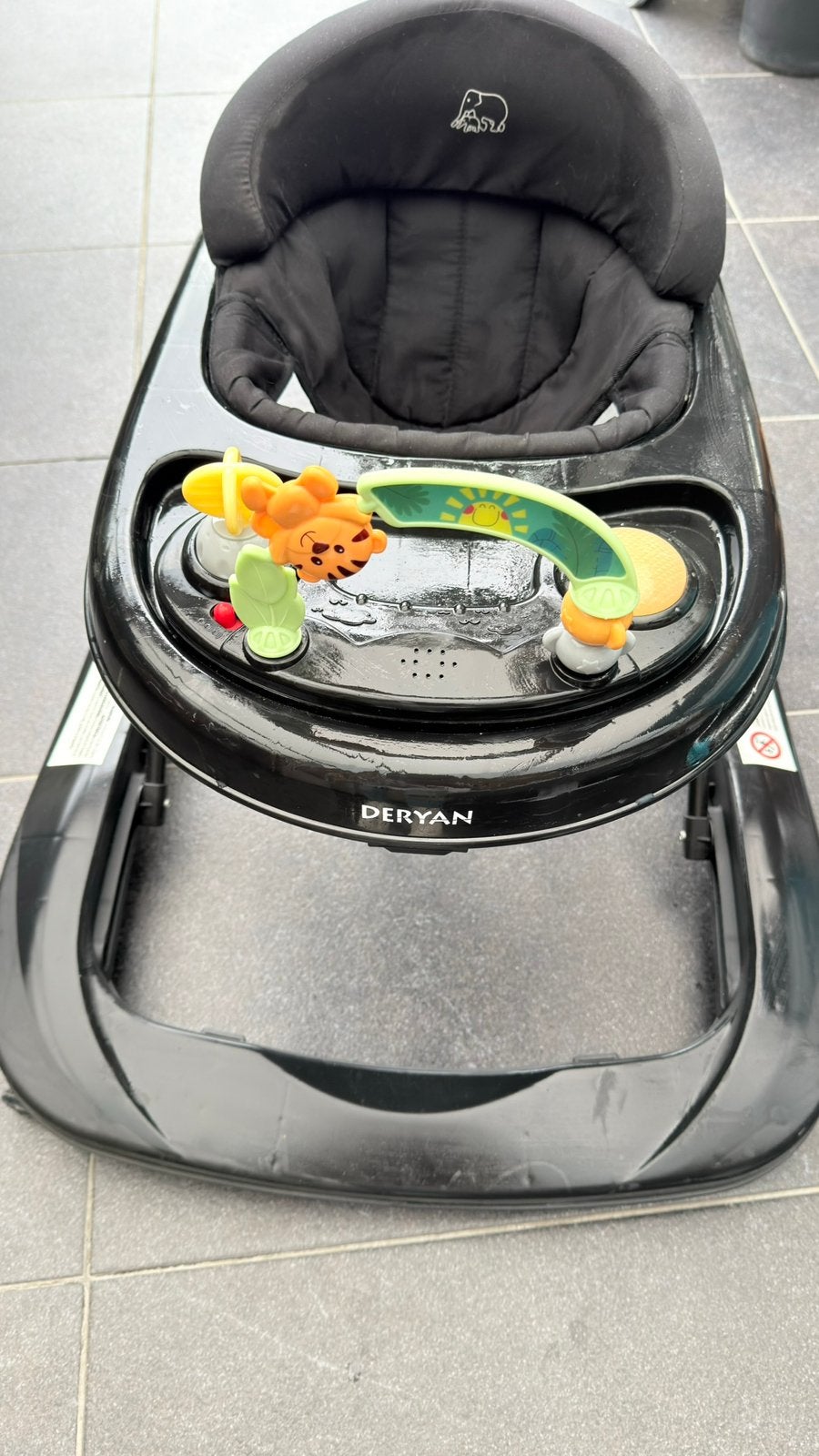 Loopstoel zwart deryan, Kinderen en Baby's, Ophalen, Zo goed als nieuw