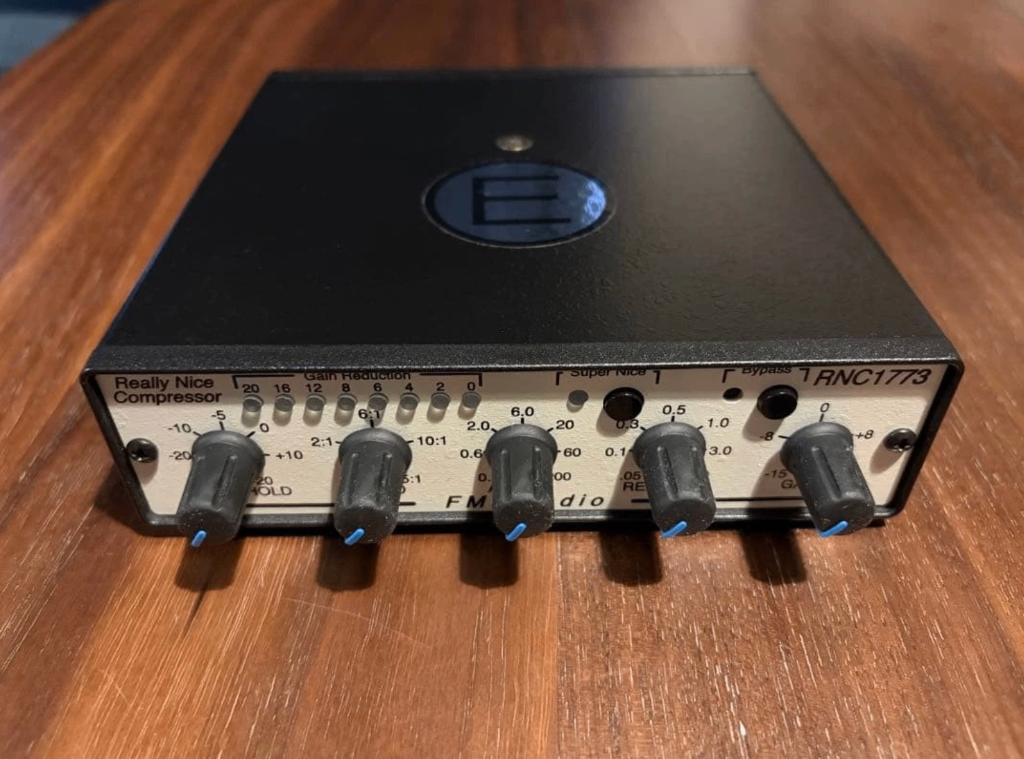 Compresseur stéréo FMR Audio RNC1773E, Enlèvement ou Envoi, Utilisé, Stéréo, Autres marques