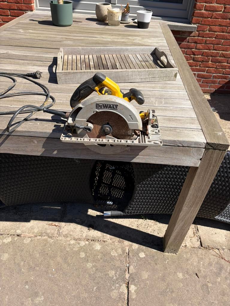 Dewalt circkelzaag, Ophalen, Gebruikt