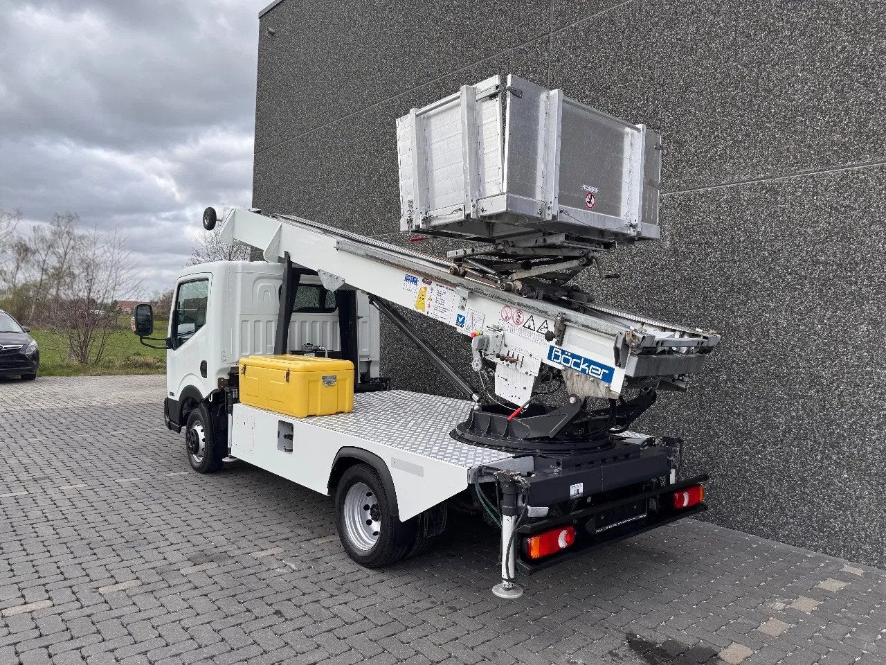 Nissan Cabstar NT400 Bocker HL27/1-6LH 1700HRS ! (bj 2016), 90 kW, 122 pk, Gebruikt, 2487 cc