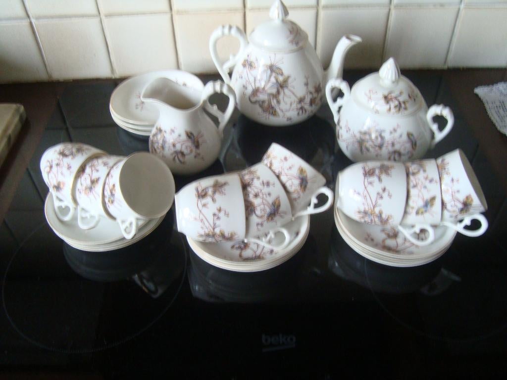 Porseleinen koffie/theeservies in porselein., Enlèvement