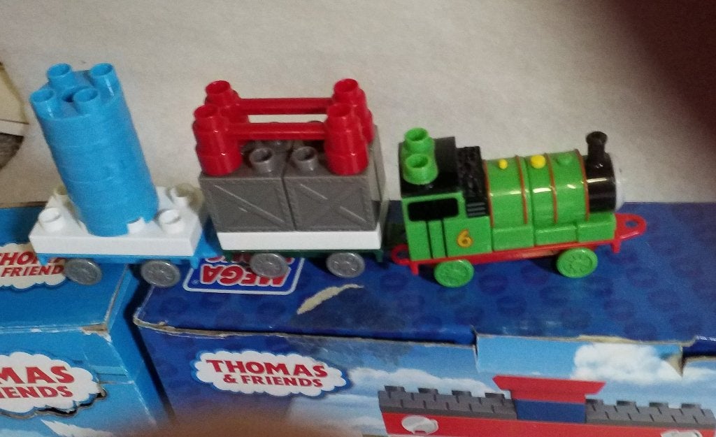 Jouets Thomas le train,.thomas and frends 5 boites et 1 sac, Enlèvement, Utilisé