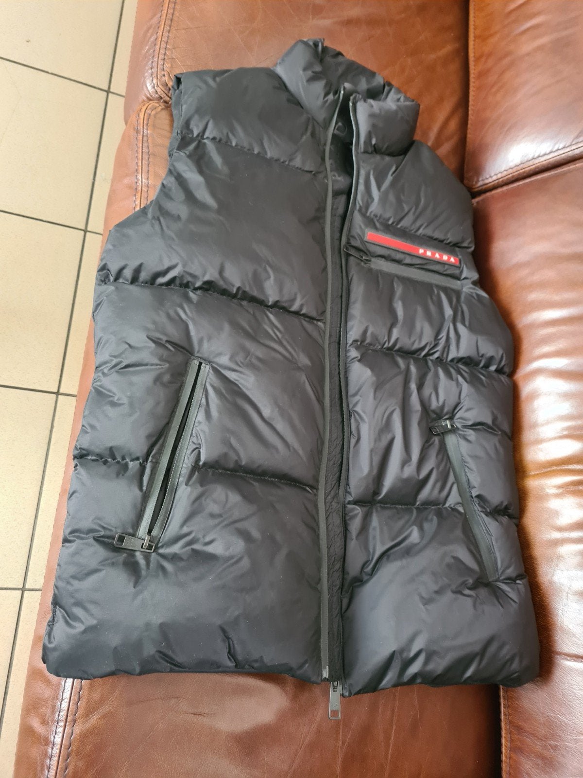 doudoune prada Taille S NEUF 200€, Vêtements | Hommes, Blousons sans Manches, Enlèvement, Neuf, Taille 46 (S) ou plus petite, Prada