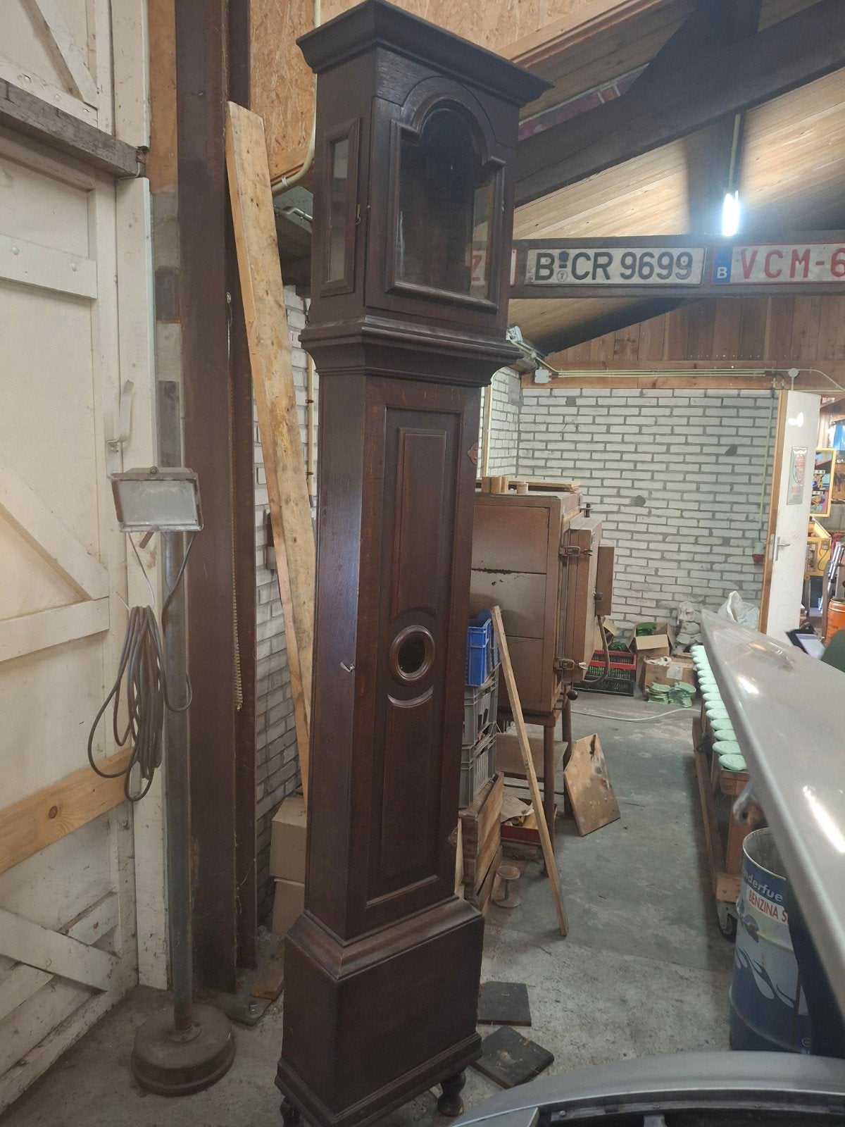 Eiken houten klokkast, Ophalen