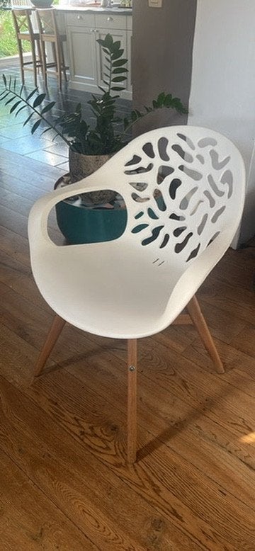 Chaise design, Huis en Inrichting, Ophalen, Moderne/Design, Wit, Hout
