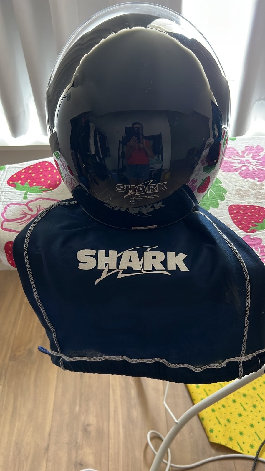 Motohelm shark s/56, Fietsen en Brommers, Brommerhelmen, Ophalen, Zo goed als nieuw