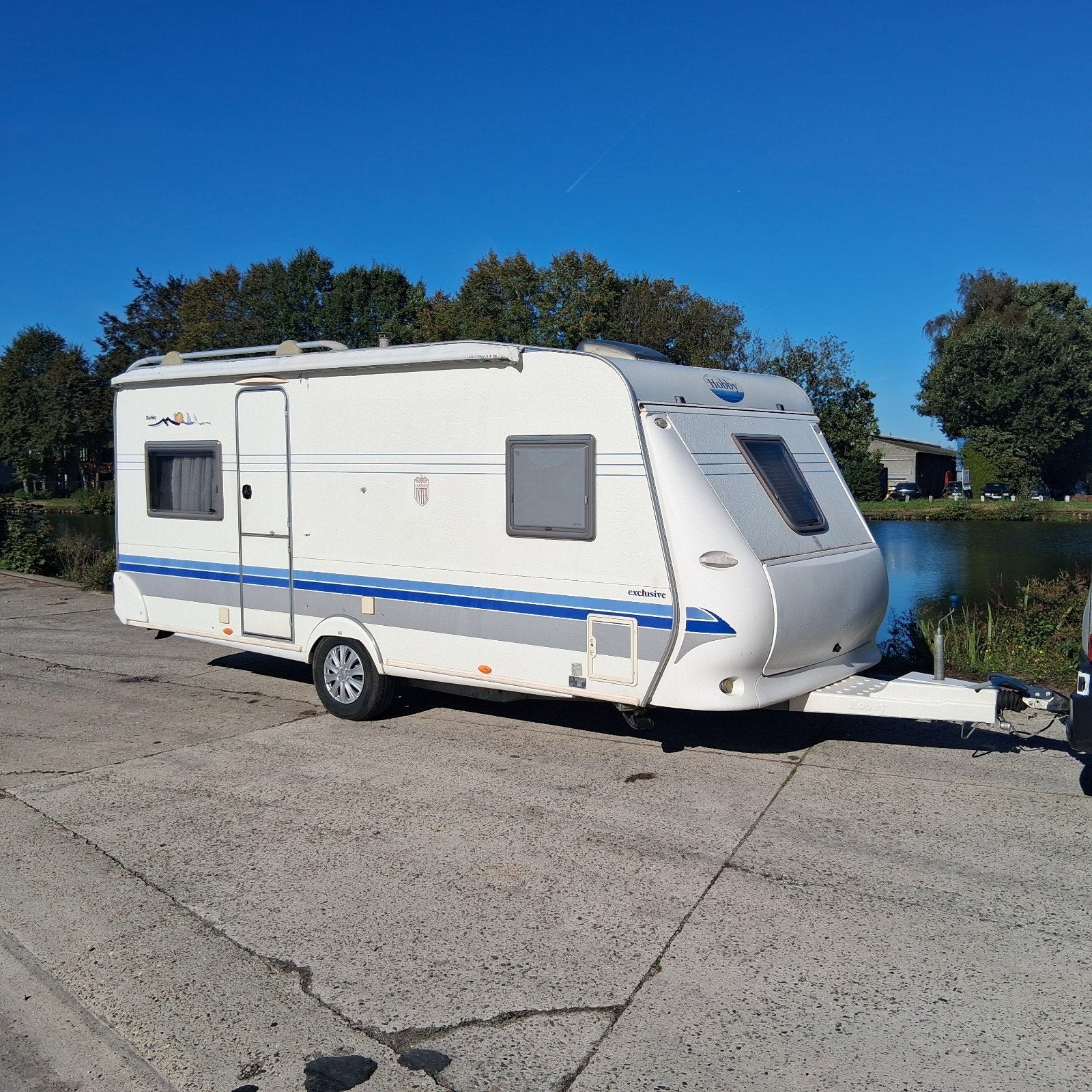 hobby 495, Caravans en Kamperen, Hobby, Particulier, Tot en met 4, Fietsenrek