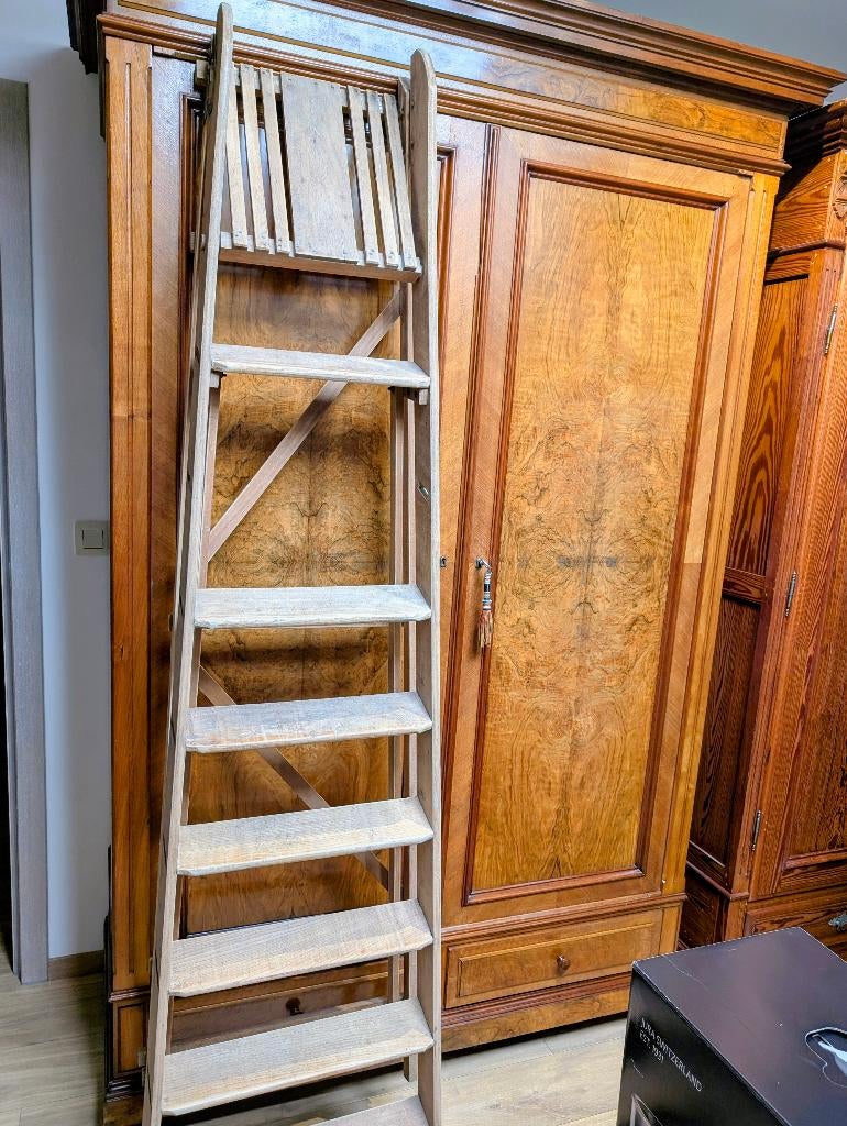 escabelle de peintre,  pour décoration, Bricolage & Construction, Échelles & Escaliers, Utilisé, Échelle, Moins de 2 mètres, Pliable ou rétractable/escamotable