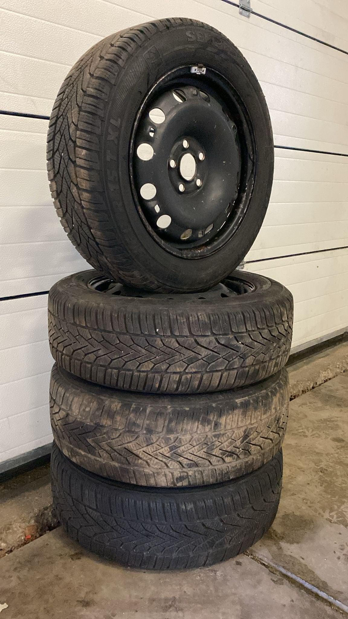 Volkswagen Golf 3 4 Polo Winter Banden Set 185-60-15 5x100, Autos : Pièces & Accessoires, 15 pouces, Pneus et Jantes, Pneus hiver