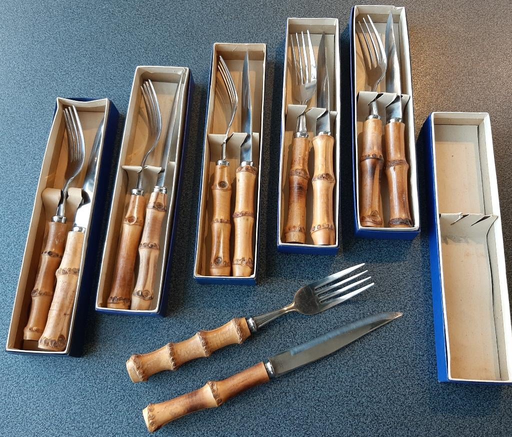 Vintage Bamboe bestek 6 messen en 6 vorken nog in doos, Ophalen of Verzenden, Zo goed als nieuw, Hout, Bestekset