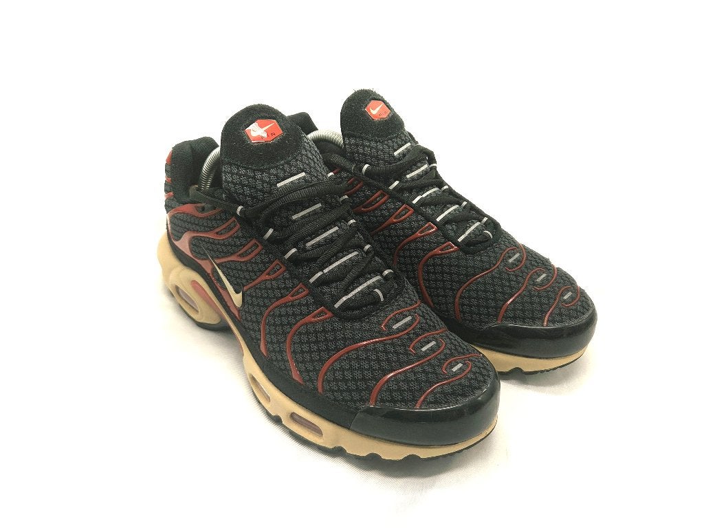 Nike Air Max Plus TN Sample 'Black/Dragon Red' EU42.5 2023, Enlèvement ou Envoi, Nike, Porté, Baskets