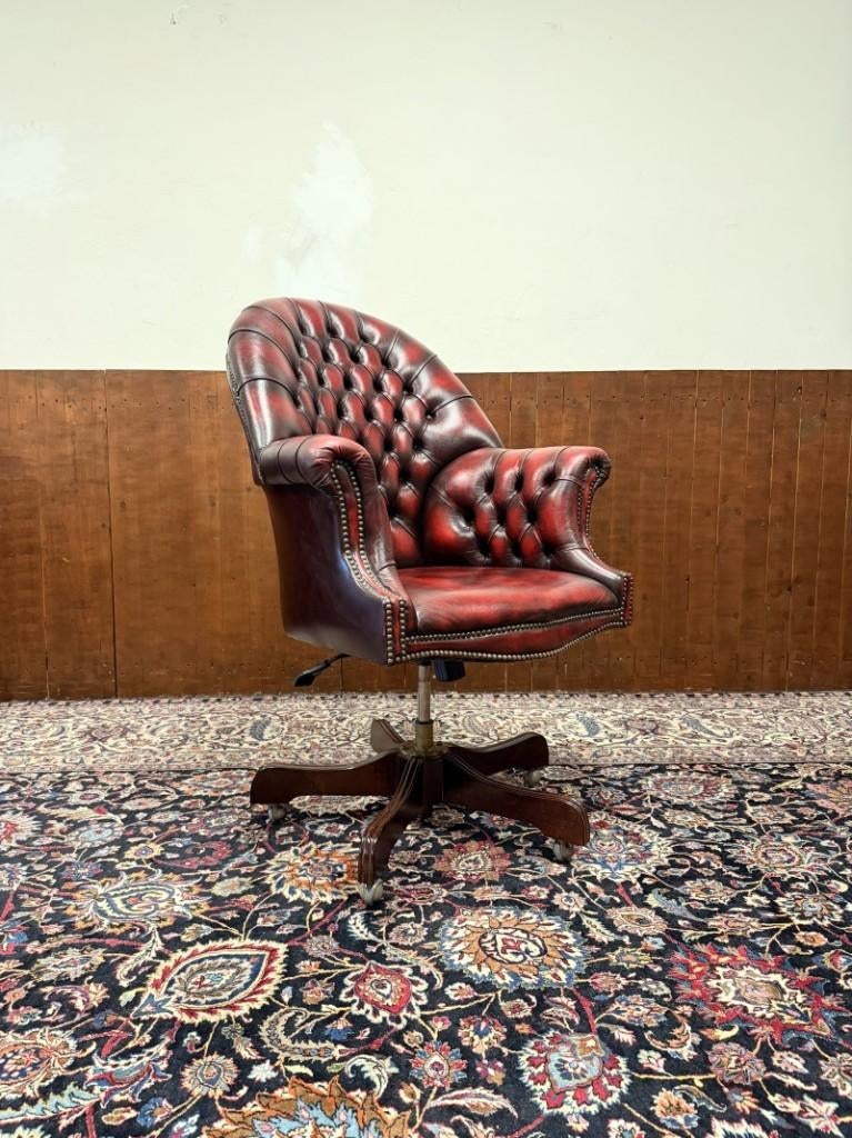 Klassiek Engels Springvale Chesterfield Bureaustoel, Antiek en Kunst, Ophalen