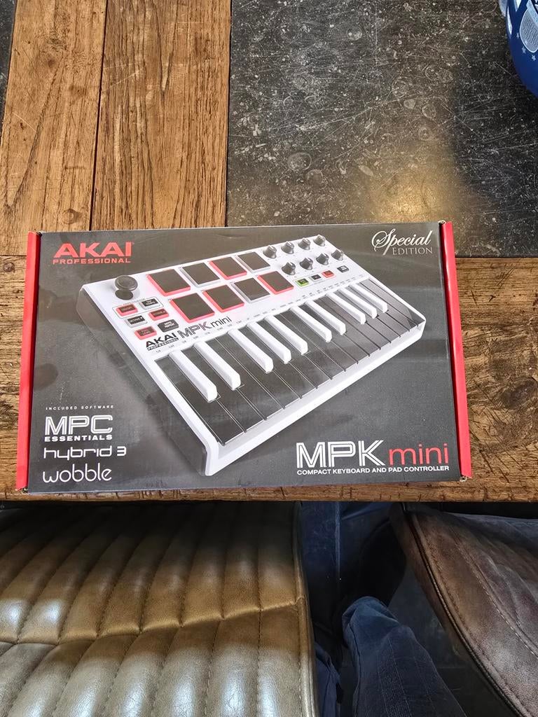 Akai MPK Mini MIDI keyboard controller (Special Edition), Muziek en Instrumenten, Midi-apparatuur, Ophalen