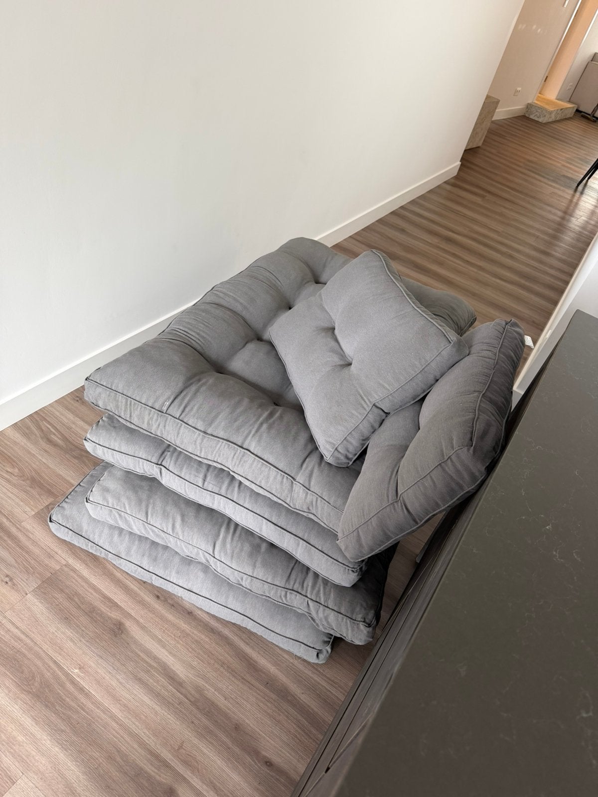 Set van 12 palletkussens – grijs – 4 zit + 8 rugkussens, Tuin en Terras, Ophalen, Gebruikt