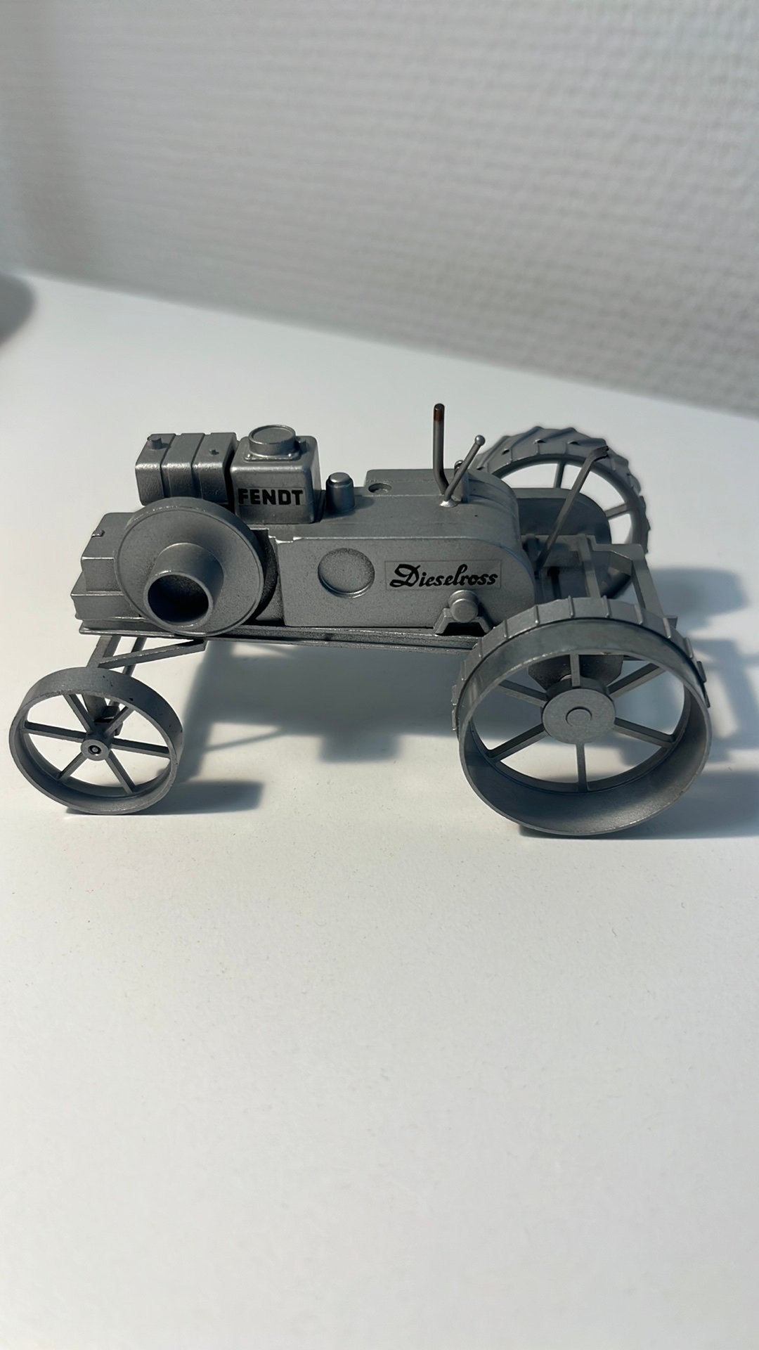 Cursor Modell 780 Fendt Dieselross 1930., Hobby & Loisirs créatifs, Neuf, Autres marques, Enlèvement ou Envoi, Plus grand que 1:32