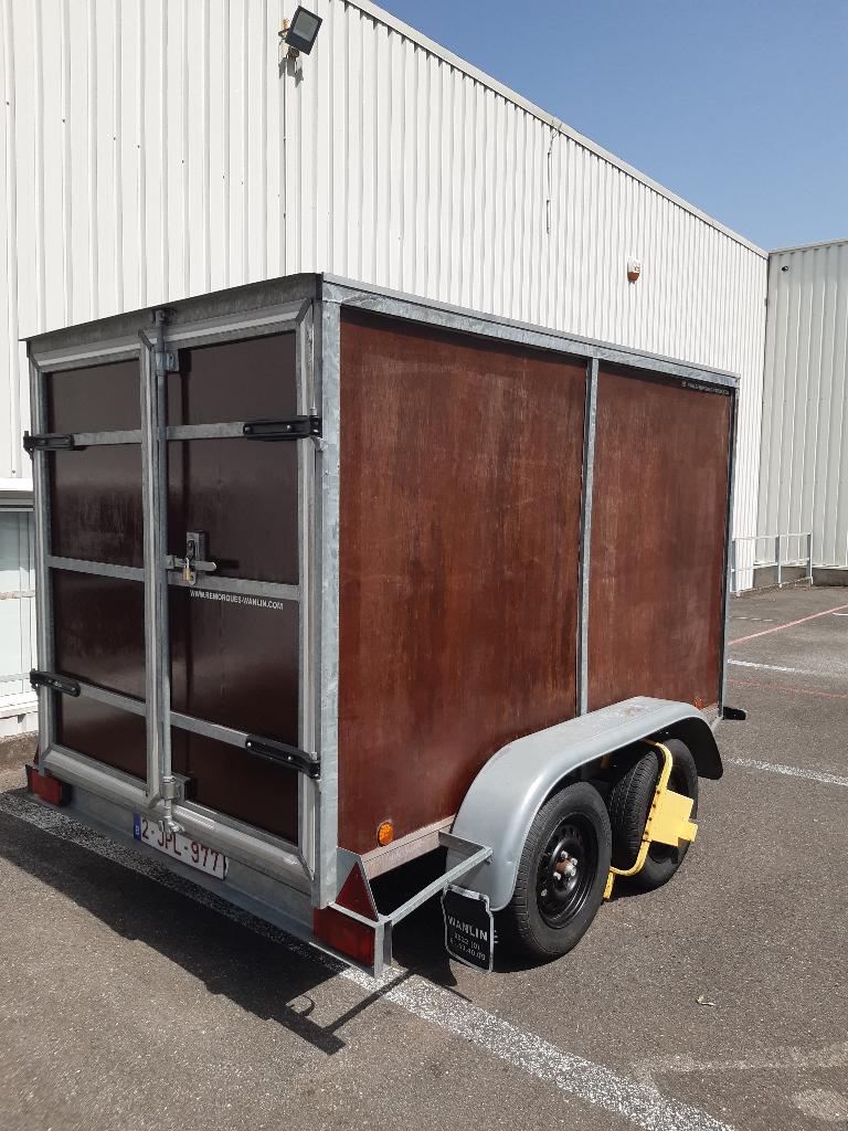 remorque 750kg fermée type fourgon double essieux, Enlèvement, Utilisé