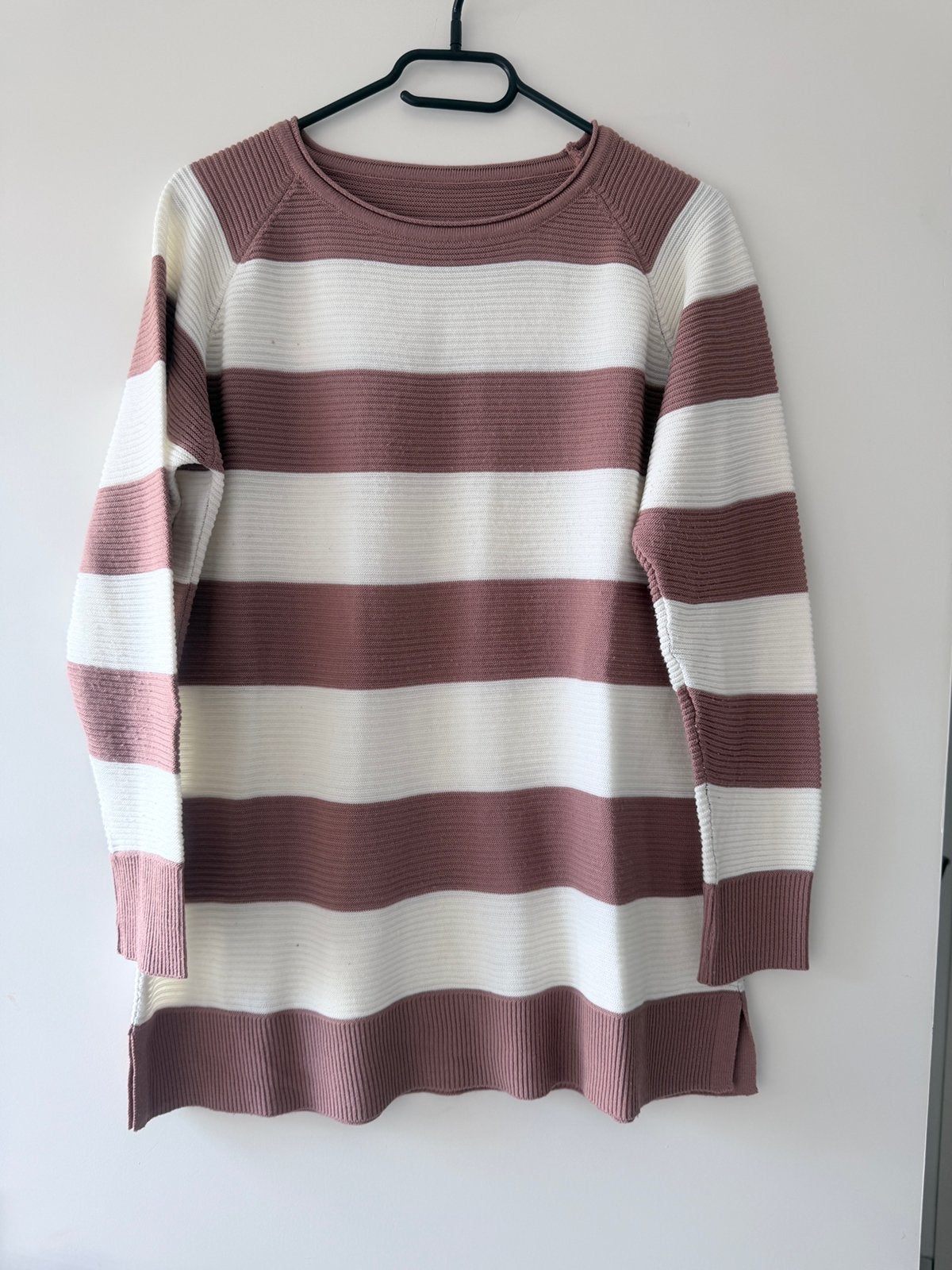 Nouveau pull pour femme tissu doux  belles rayures bicolores, Vêtements | Femmes, Taille 38/40 (M), Enlèvement ou Envoi, Comme neuf