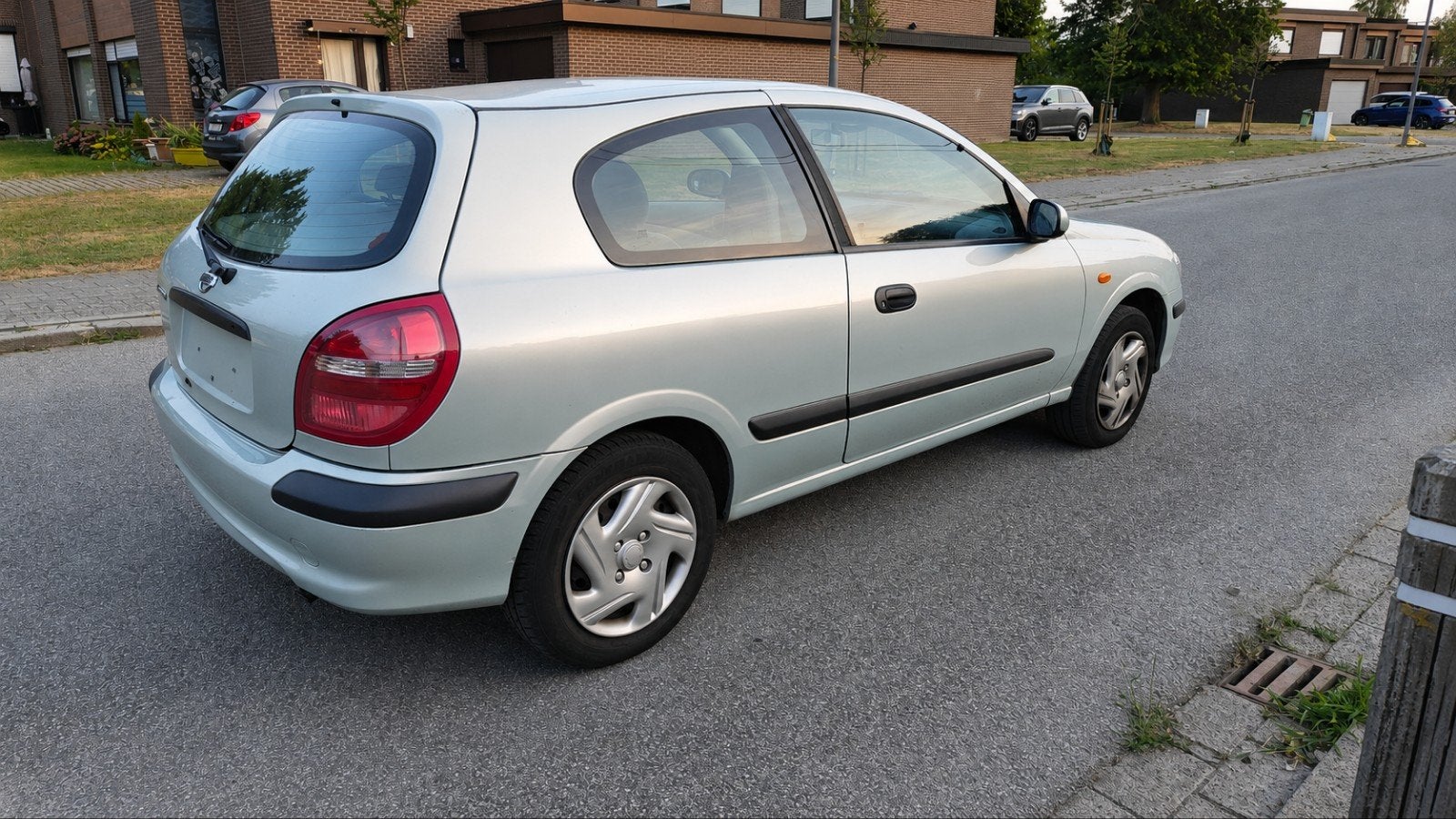 Nissan Almera 1.5i benzine 111 348 km 0487383935, Autos, Nissan, Almera, Achat, Boîte manuelle, Particulier